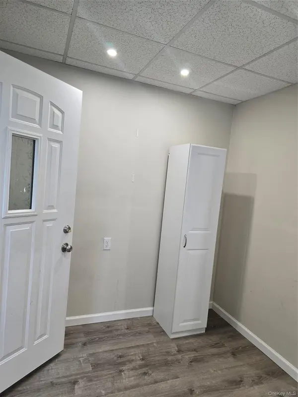 Address not disclosed, Valley Stream, NY 11580