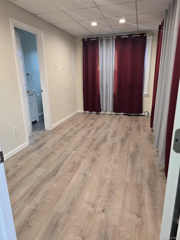 Address not disclosed, Valley Stream, NY 11580