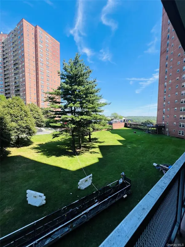 5700 Arlington AVE #3V, Bronx, NY 10471