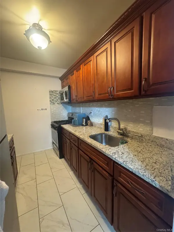 9 W Fordham Hill OVAL #11E, Bronx, NY 10468