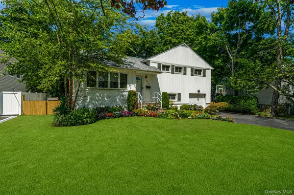 838 Virginia AVE, North Bellmore, NY 11710