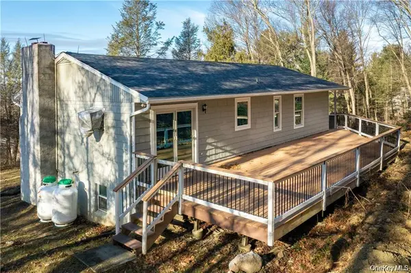 54 Brothers RD, Poughquag, NY 12570