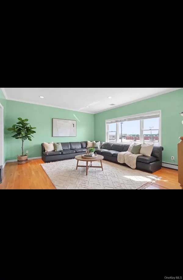 53 East AVE, Lawrence, NY 11559