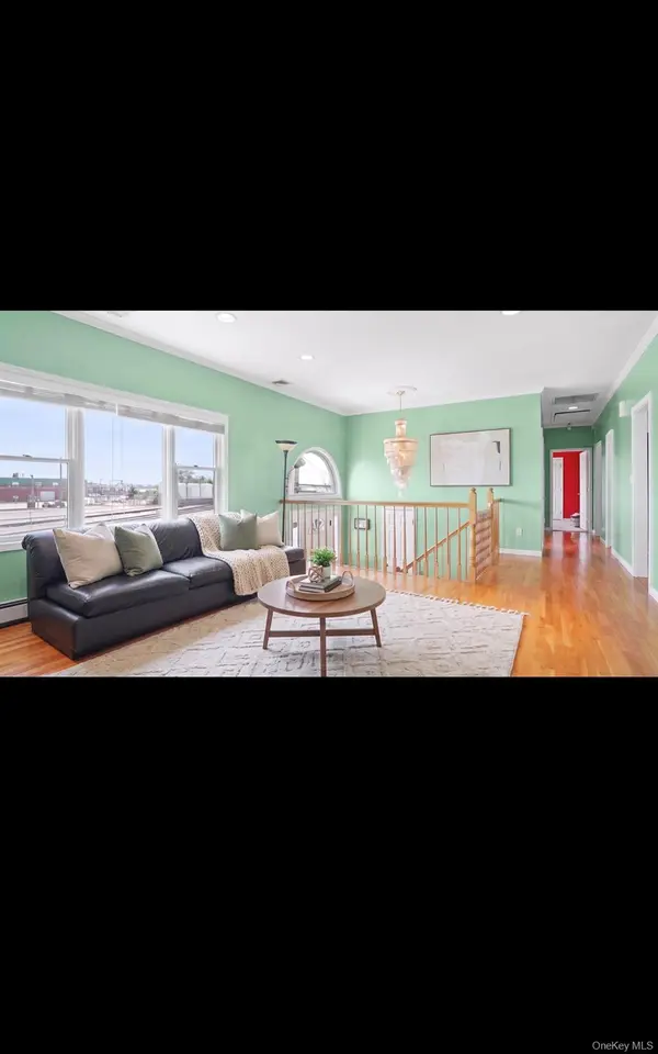 53 East AVE, Lawrence, NY 11559