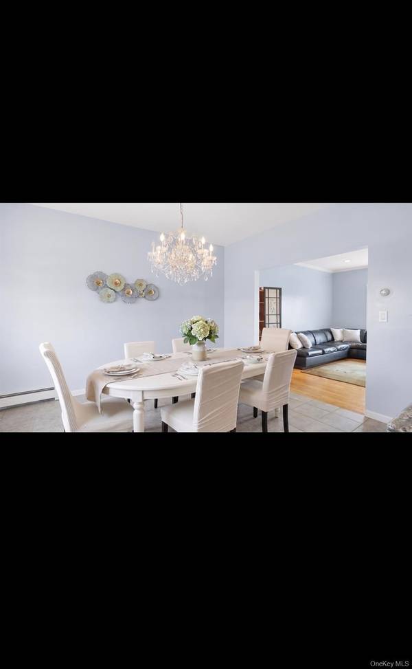 53 East AVE, Lawrence, NY 11559