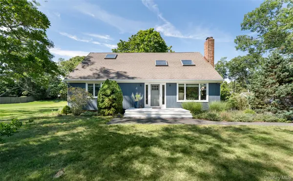 4 Joysan CT, Hampton Bays, NY 11946