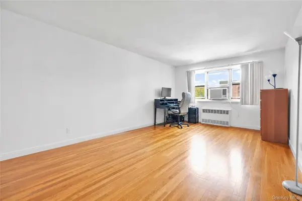 29-09 137th ST #3L, Flushing, NY 11354