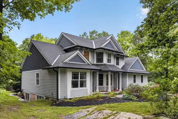 11 Sky View CT, Wallkill, NY 12589