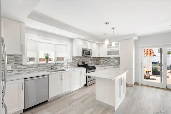 191 Beach 140th ST, Rockaway Park, NY 11694