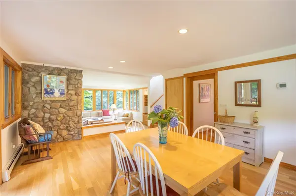 52 Camp Ridge RD, Wallkill, NY 12589