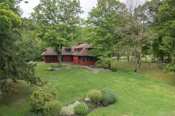 52 Camp Ridge RD, Wallkill, NY 12589