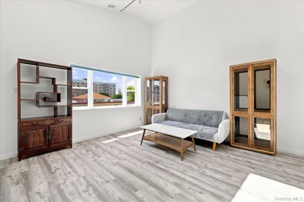 537 E Broadway #201, Long Beach, NY 11561
