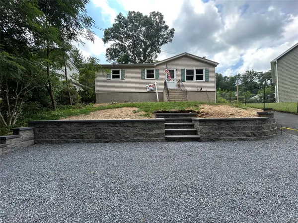 142 New York AVE, Sound Beach, NY 11789