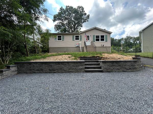 142 New York AVE, Sound Beach, NY 11789