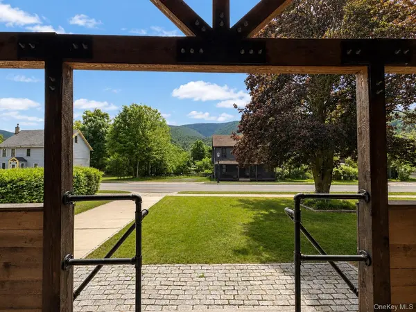 7732 Main ST, Hunter, NY 12442