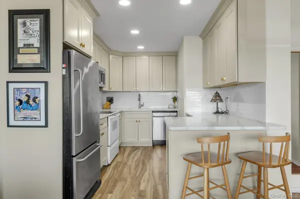 9-15 166 ST #3A, Beechhurst, NY 11357
