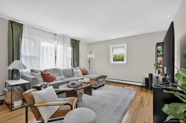 59 S Grand ST, Westbury, NY 11590
