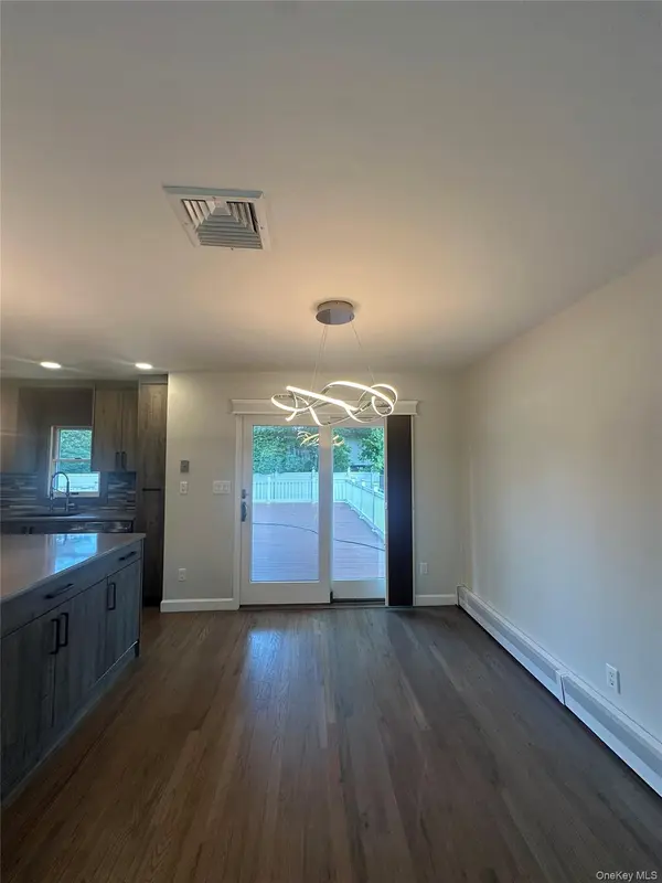 25 Cumberland RD, Jericho, NY 11753