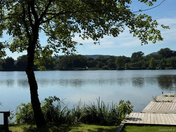 60 Coachlight SQ #60, Montrose, NY 10548