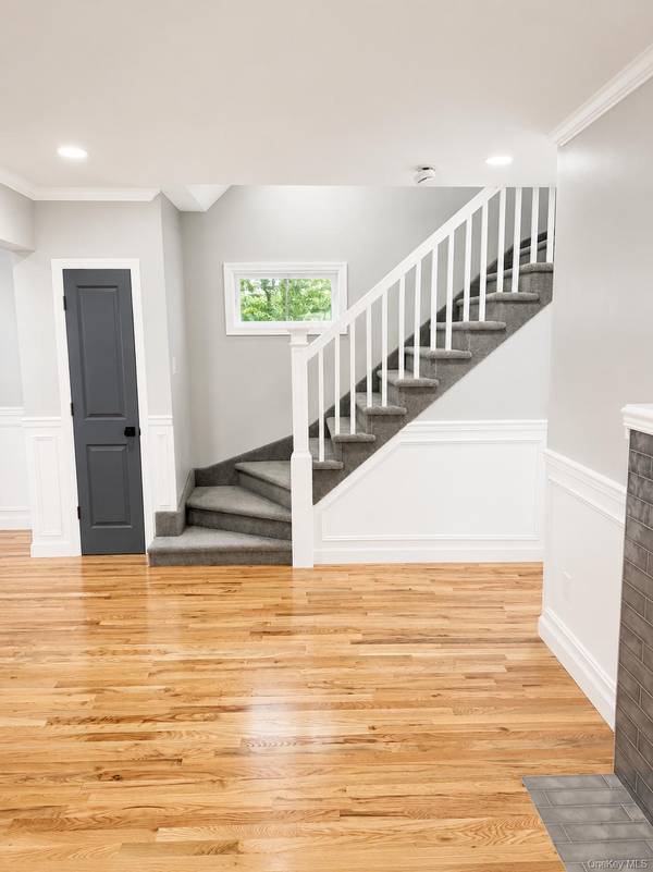 34 Frazier ST, Hempstead, NY 11550
