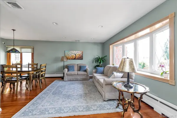 13 Prospect ST, Hicksville, NY 11801