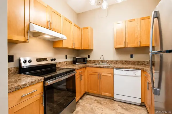 20 S Broadway #202, Nyack, NY 10960