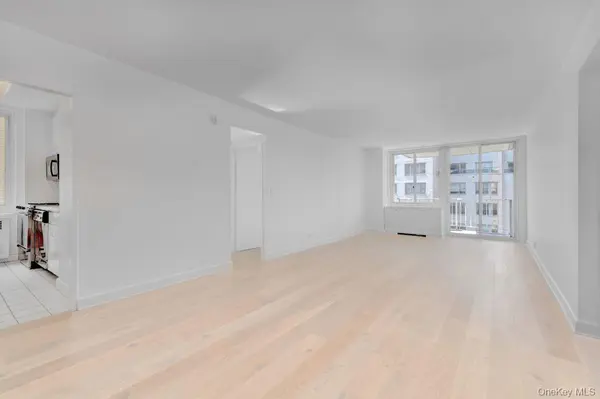 220 E 65th ST #11C, New York (manhattan), NY 10065