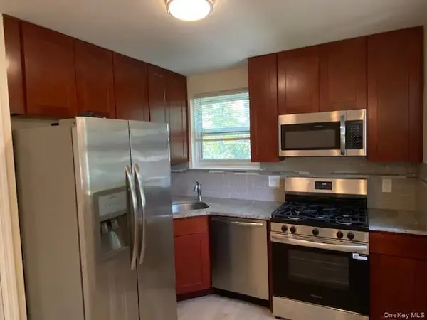 73-23 255th ST #G-2, Glen Oaks, NY 11004
