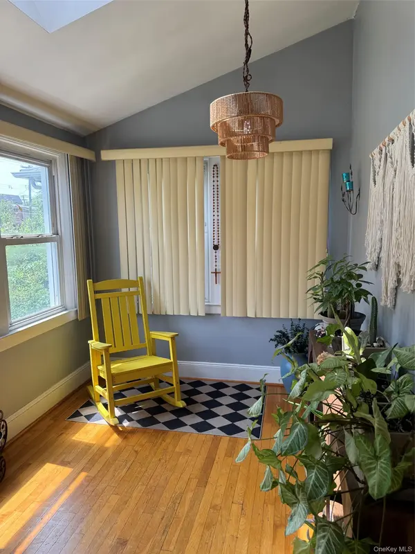 20905 Hollis AVE, Queens Village, NY 11429