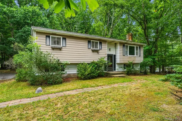 804 S Plank RD, Slate Hill, NY 10973