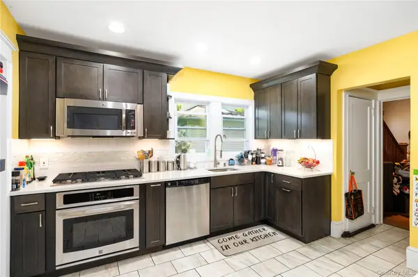 8 Mitchell AVE, Poughkeepsie, NY 12603