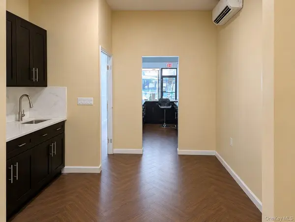 33-17 30 AVE, Astoria, NY 11103