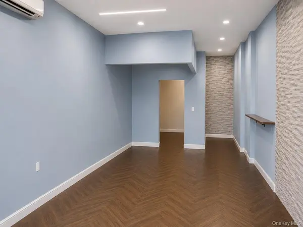 33-17 30 AVE, Astoria, NY 11103
