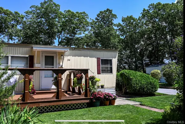 433-34 Mill RD, Calverton, NY 11933
