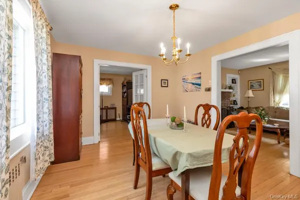 145 Raymond ST, Rockville Centre, NY 11570