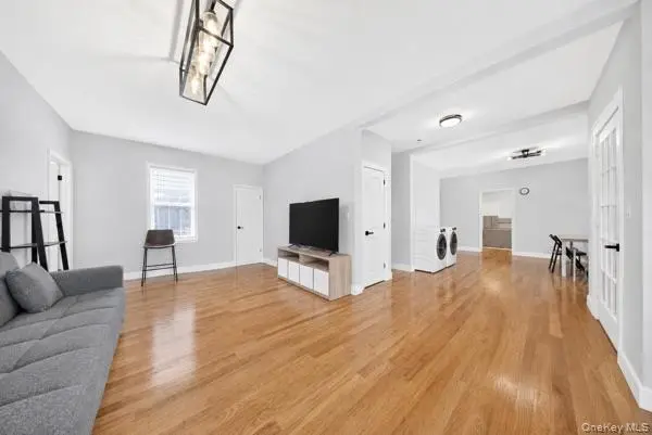 167-16 43rd AVE, Flushing, NY 11358