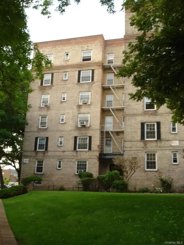 55-23 31 AVE #J3, Woodside, NY 11377