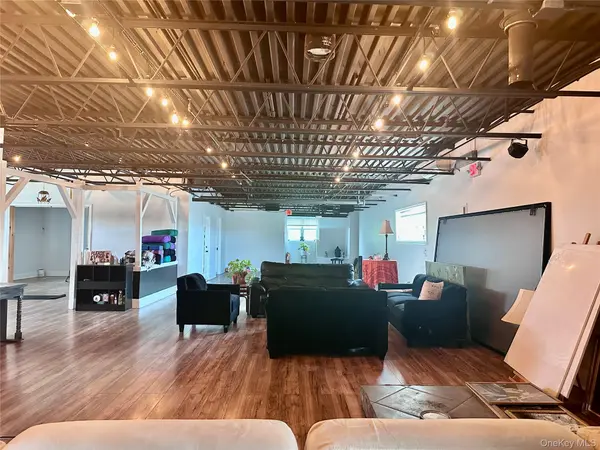 3001 New ST #Suite F, Oceanside, NY 11572