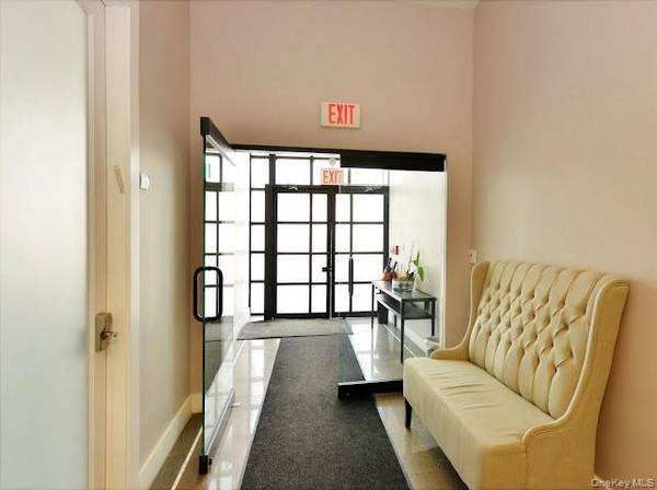 91 Carman AVE, Cedarhurst, NY 11516