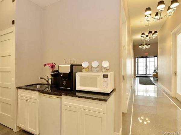 91 Carman AVE, Cedarhurst, NY 11516
