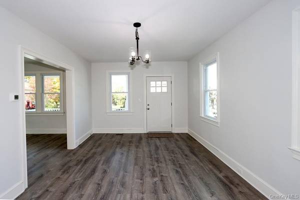 10 Ohio AVE, Port Washington, NY 11050