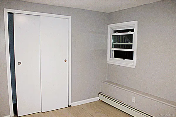 101 Monroe ST, Amityville, NY 11701
