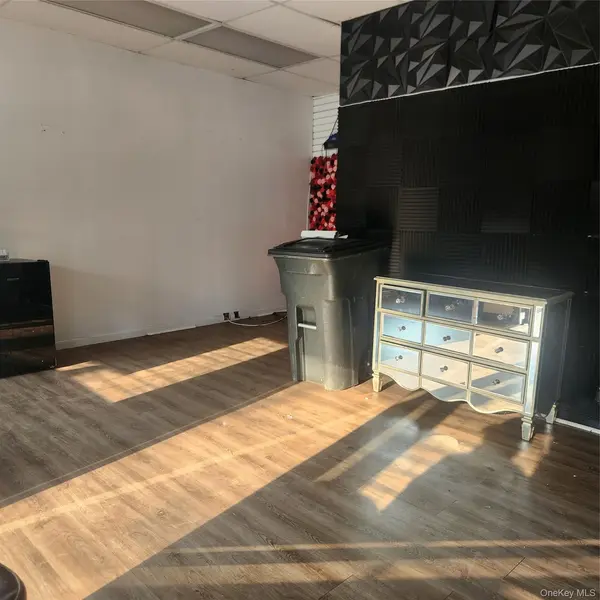 63-02 Broadway ave, Broadway #store, Woodside, NY 13377