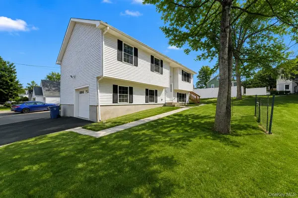 25 Clinton ST, Middletown, NY 10940