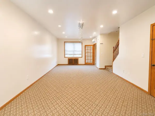 144-37 73rd AVE, Flushing, NY 11367