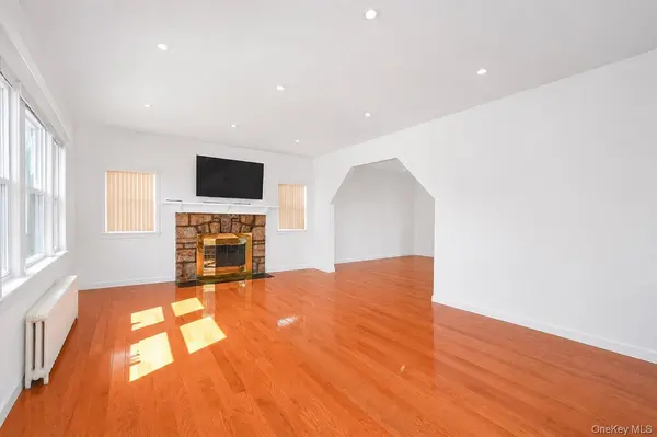 163-29 16th AVE, Whitestone, NY 11357