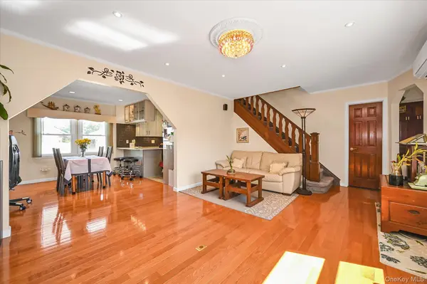 163-29 16th AVE, Whitestone, NY 11357