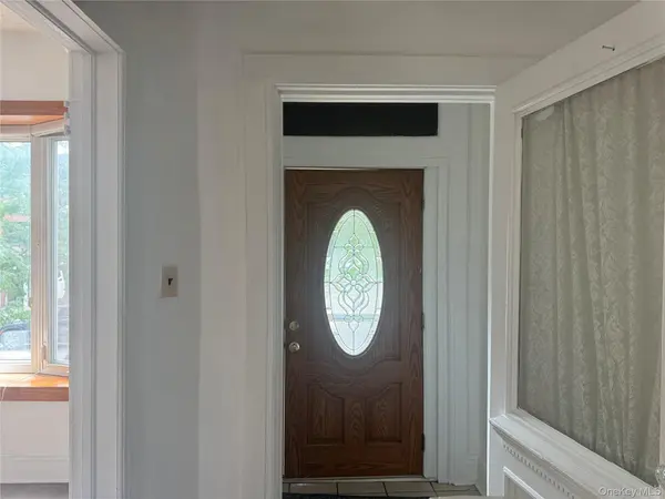 8481 127th ST, Richmond Hill, NY 11415