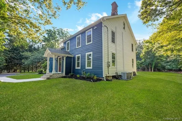 30 New Mill RD, Smithtown, NY 11787