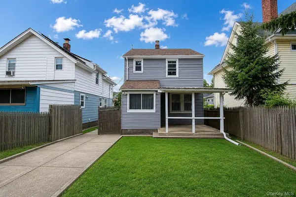 98 Willow AVE, Hempstead, NY 11550